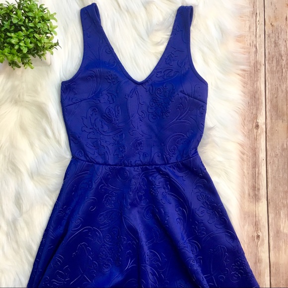 Charlotte Russe Dresses & Skirts - Charlotte Russe | Blue Textured Dress 🌟
